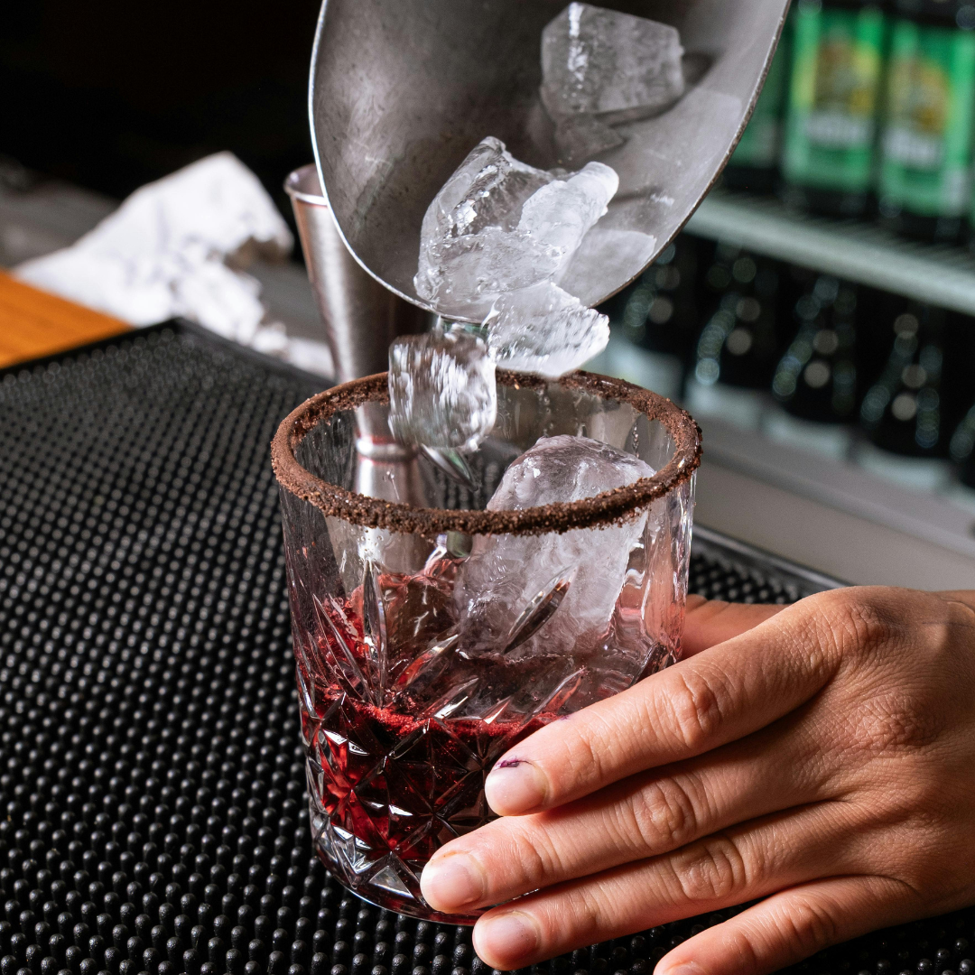 Hire a Cocktail Bartender for events